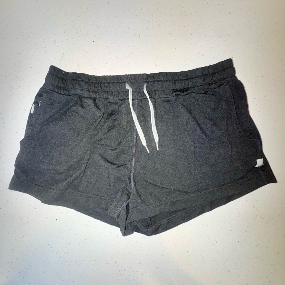 Vuori | Halo Performance Shorts | Size S